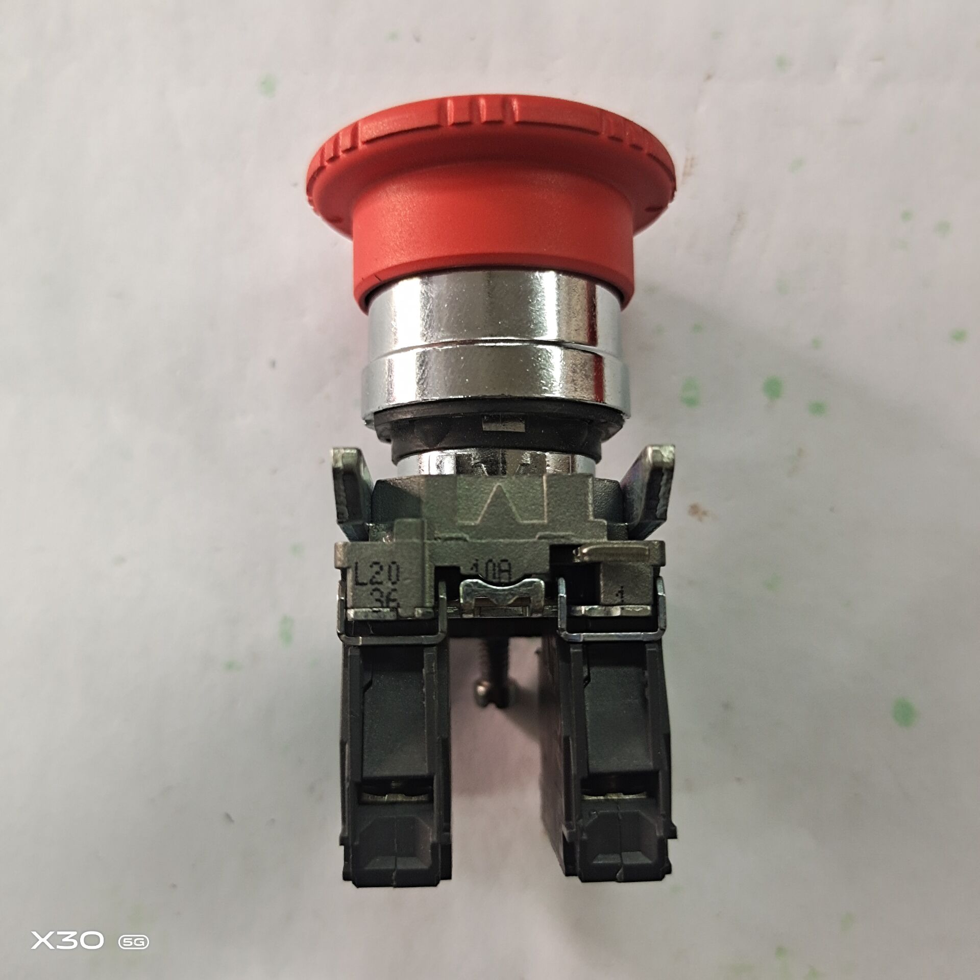 XB4BS542施耐德22MM原装进口急停按钮紧急停止XB4BS545   ZBE询价