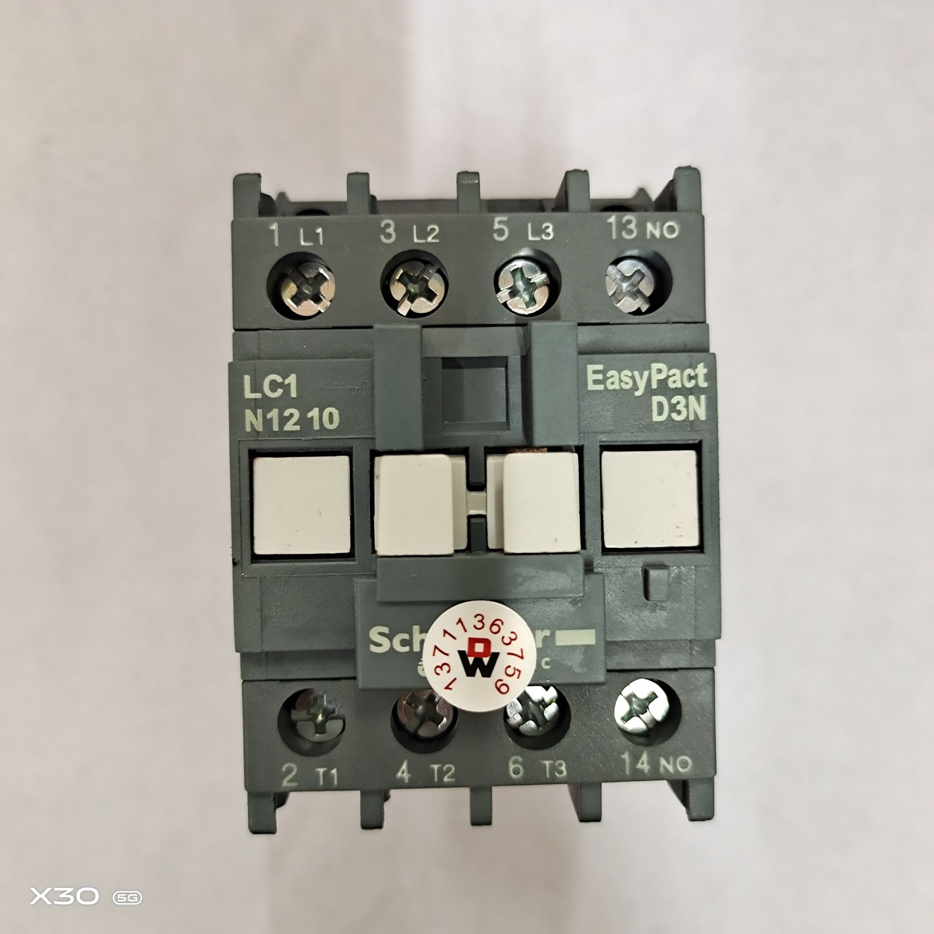 进口施耐德全系列大优势订货原装交流接触器LC1N0610M5N和060询价