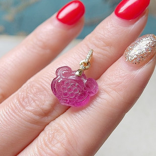 汀花 18K金吊坠镶嵌卢比来红碧玺如意锁吊坠挂件 精致艳丽款