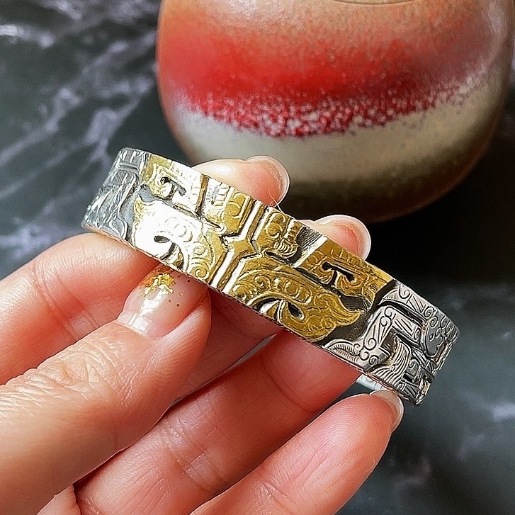 威武 足银饕餮纹金银错工艺浮雕板高工艺手镯 精致复古款 大气,饰品/流行首饰/时尚饰品新,银饰手镯,淘宝优惠券,粉丝福利购,淘宝优惠卷