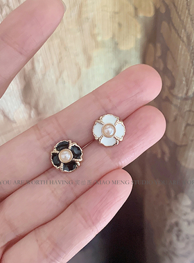 小香宫廷风珍珠花朵黑白色钮扣金属轻奢女衬衫雪纺针织开衫纽扣子