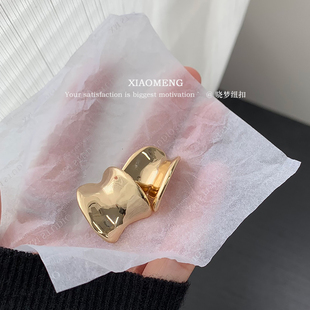 极简轻奢金属钮扣弧度异性扣女服饰大衣毛衣纽扣风衣西服扣子金色