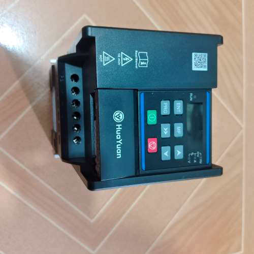 华远变频器M1-2S0007-B，功率0.75kw，220v议价