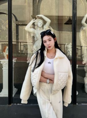 AIO正品休闲保暖羊羔绒2025冬季款拼接女上衣运动短款时尚外套