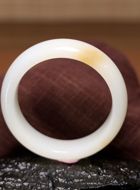 秋会长的和田玉手镯子且末料糖白