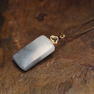 秋会长的和田玉新疆天然青花籽料平安无事牌挂件吊坠山水牌22K金