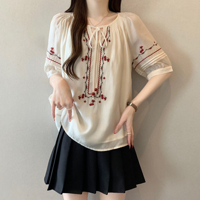 独特漂亮刺绣雪纺短袖衬