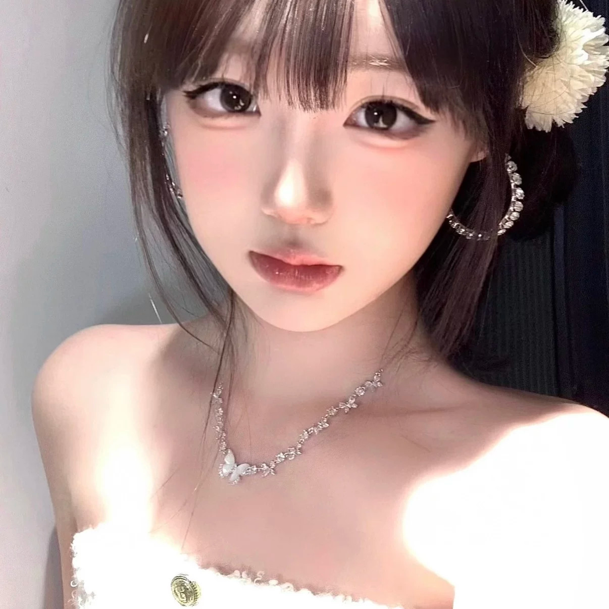 超仙仿白贝母水晶法式蝴蝶项链女配饰高级感细链氛围感百搭锁骨链