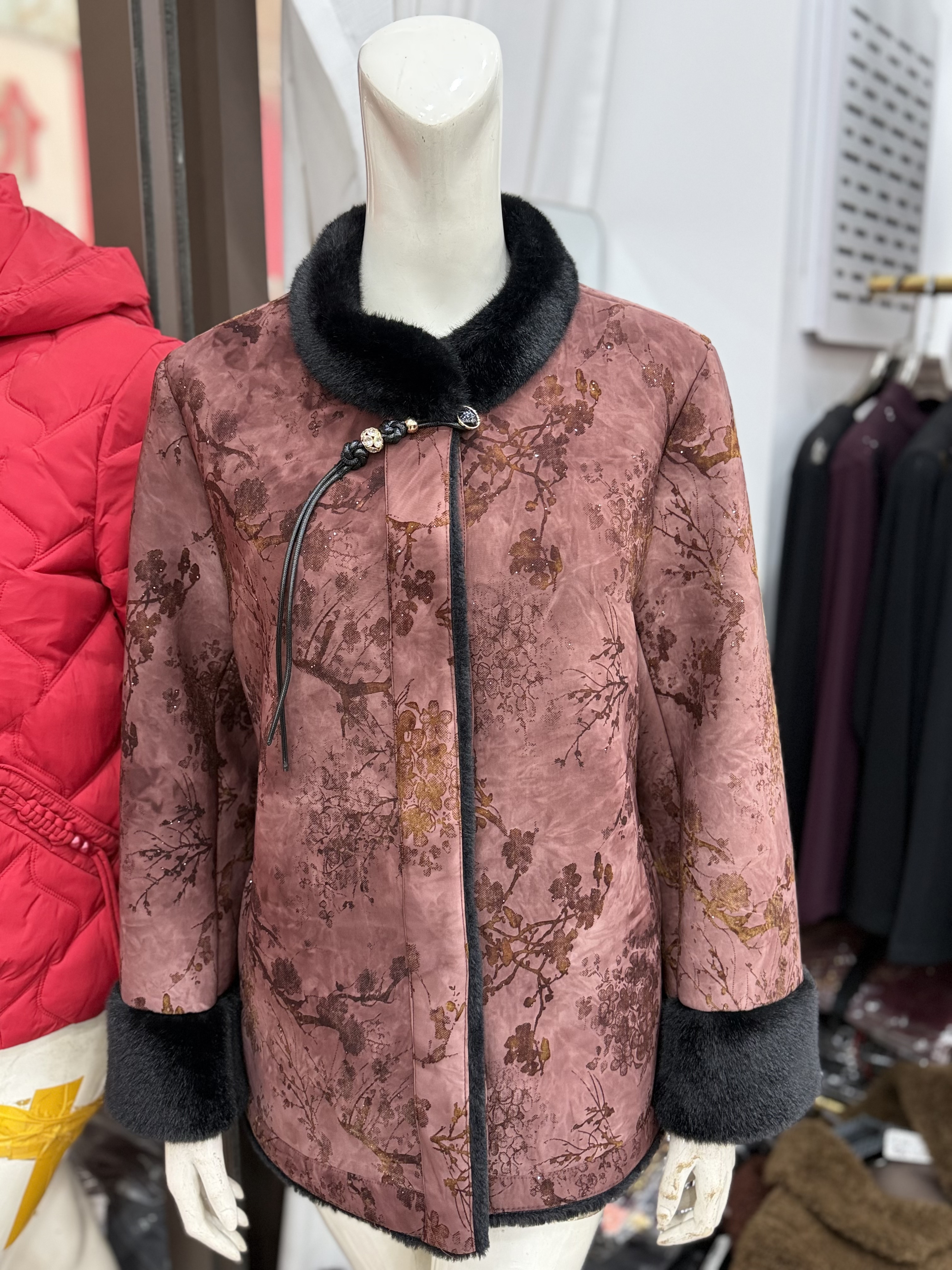 商场同款妈妈大码宽松加绒加厚大衣女外套冬季中老年棉服棉袄唐装