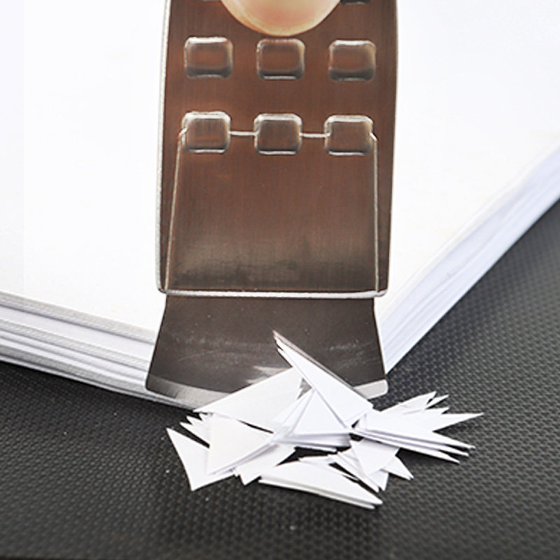 굳은살을 제거하기 위해 자란 발톱 매니큐어 가위 도구 세트가 있는 ZUIZHIYUAN 일회용 페디큐어 블레이드 홀더 기술자