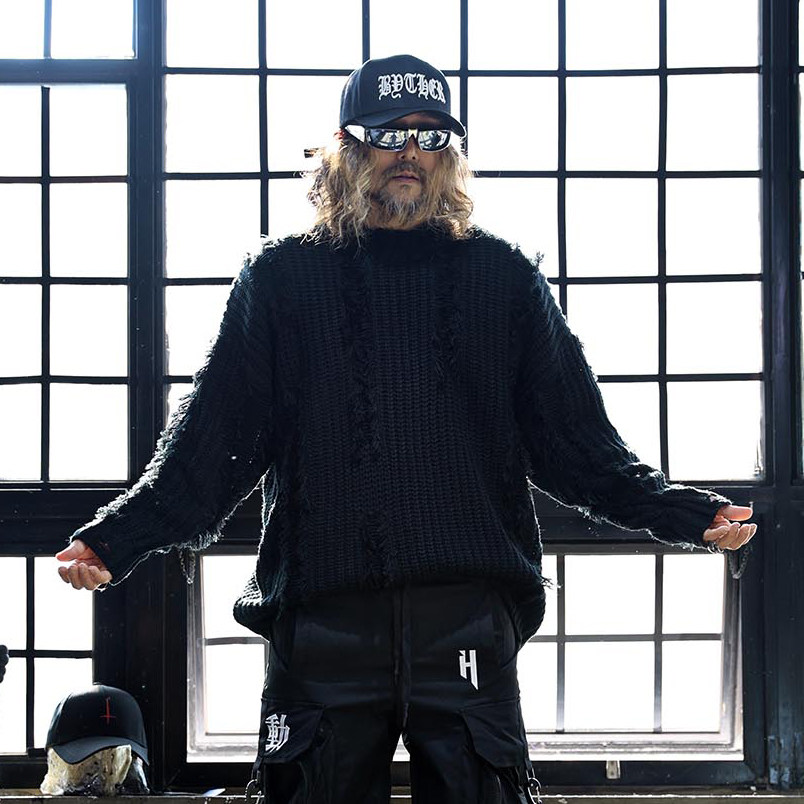 韩国潮牌破洞针织衫秋季男士复古编织麻花纹纯色圆领休闲套头毛衣