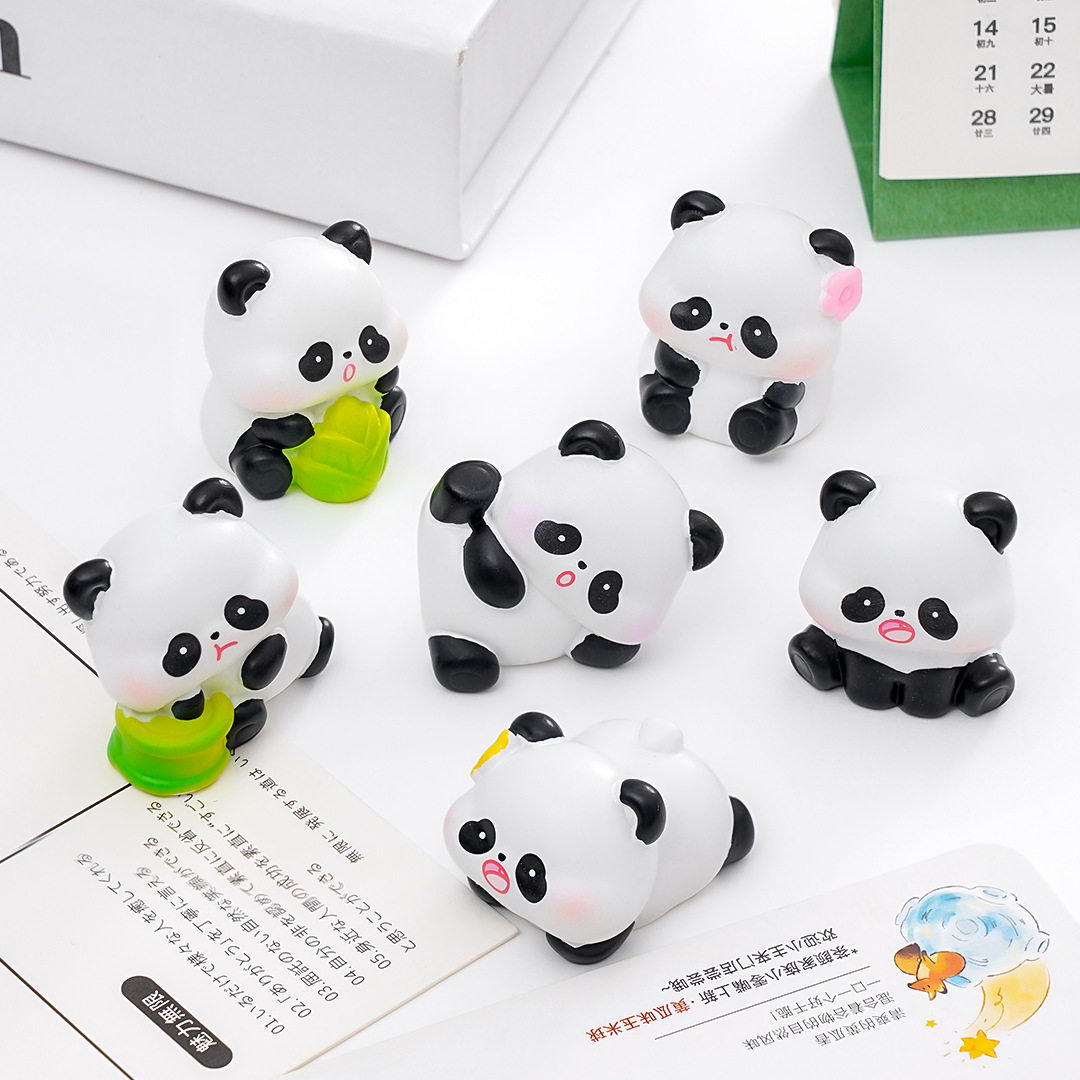 可爱抱笋小熊猫公仔 diy视频装饰品盲袋挂配件迷你车载桌面小摆件