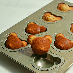 日本进口 千代田chiyodaCUOCA联名小熊8连蛋糕不沾烘焙模具