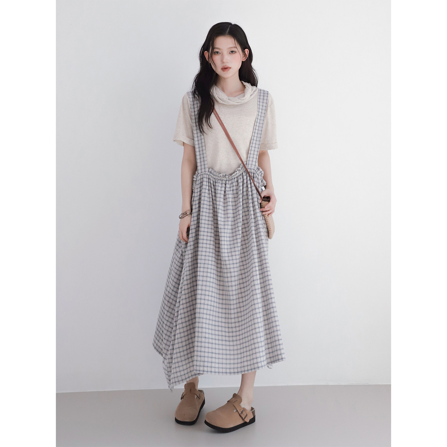 精分 尤加利果 文艺日系宽松格纹木耳边可调节背带裙春夏