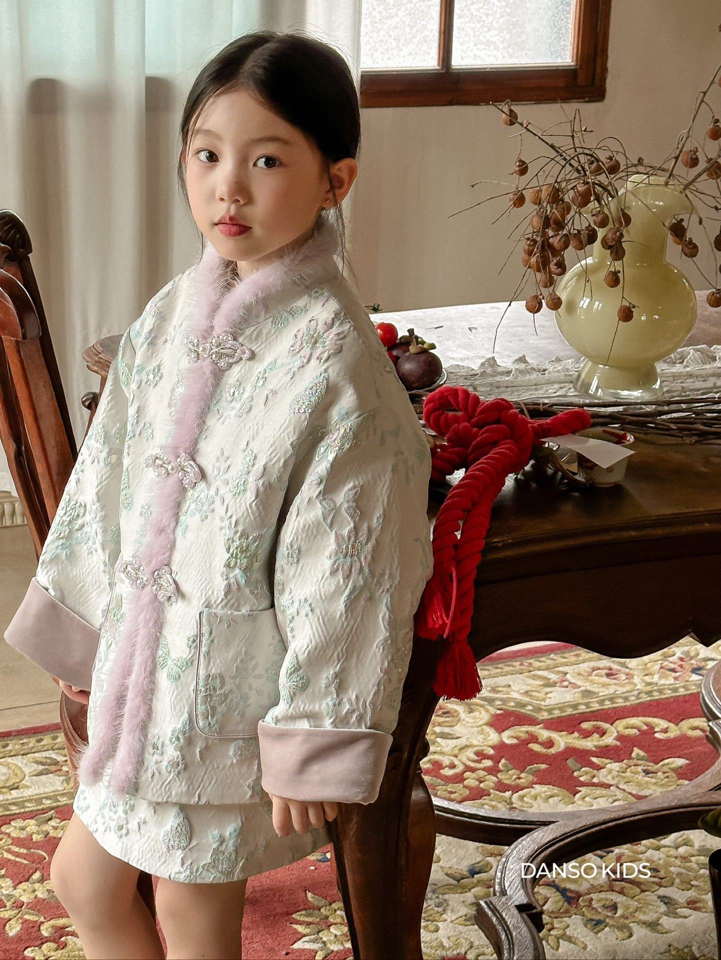 Ds女童冬季国风羽绒服洋气加厚刺绣外套儿童短款水貂毛盘扣羽绒服