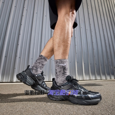 耐克男子新款透气轻盈运动跑步鞋