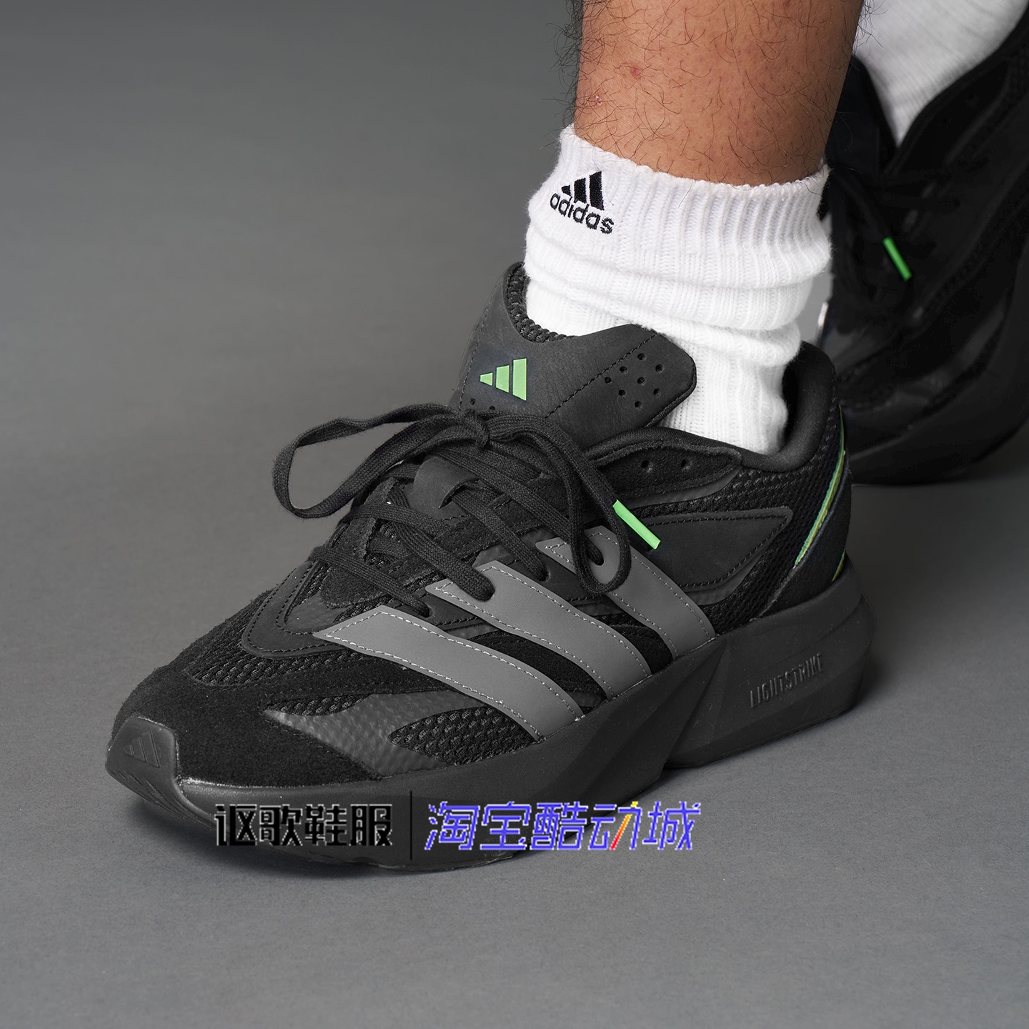 阿迪达斯男子轻便舒适运动休闲鞋