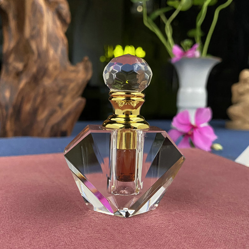 海南虫漏沉香精油越南芽庄单方