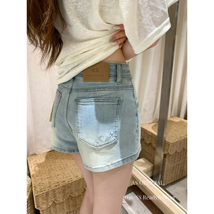 AS OFFICIAL夏季新款高腰显瘦后口袋字母刺绣浅蓝牛仔短裤女50328