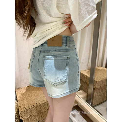 AS OFFICIAL夏季新款高腰显瘦后口袋字母刺绣浅蓝牛仔短裤女50328