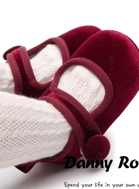 秋季新款婴儿鞋丝绒宝宝鞋酒红色生日鞋女宝0-1岁6月学步鞋防滑底