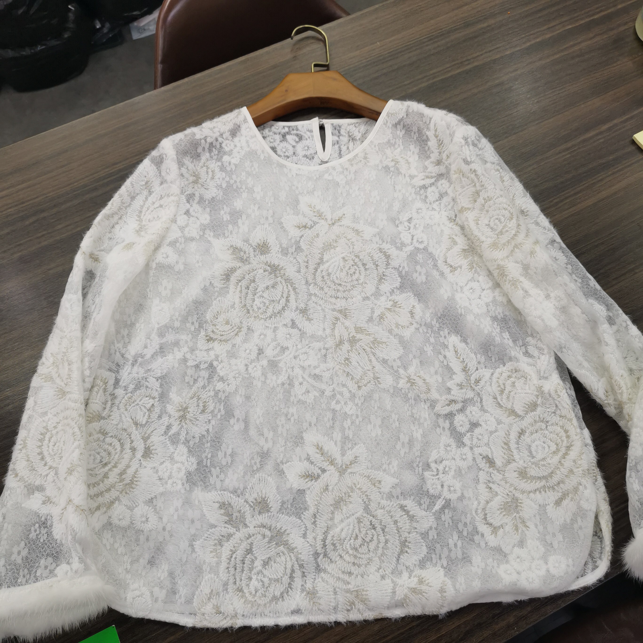 欧洲站绣花水貂毛袖口拼接高级感衬衫