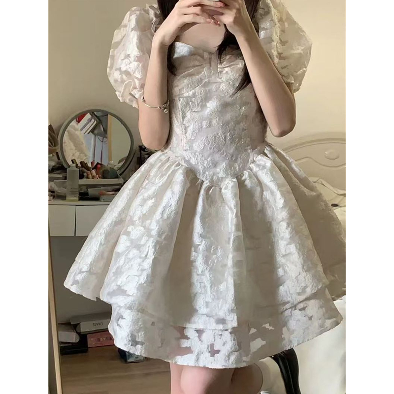 小个子在逃公主风甜美连