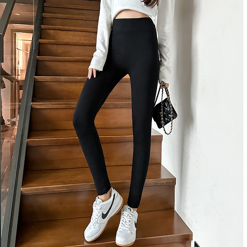 纯黑色打底裤女外穿2025秋季薄款百搭显瘦修身提臀小脚裤打底裤子