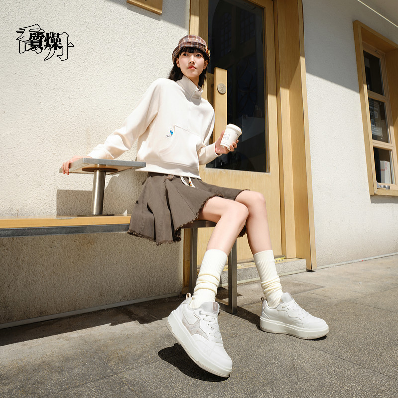 乔丹2026冬季女革面厚底板鞋轻便休闲时尚增高运动鞋QDL052264530