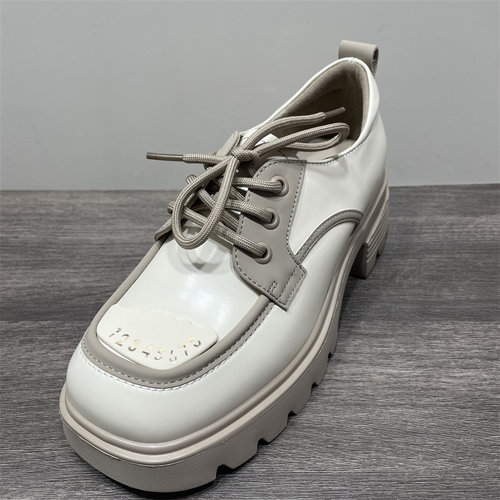 断码处理真皮小皮鞋女鞋