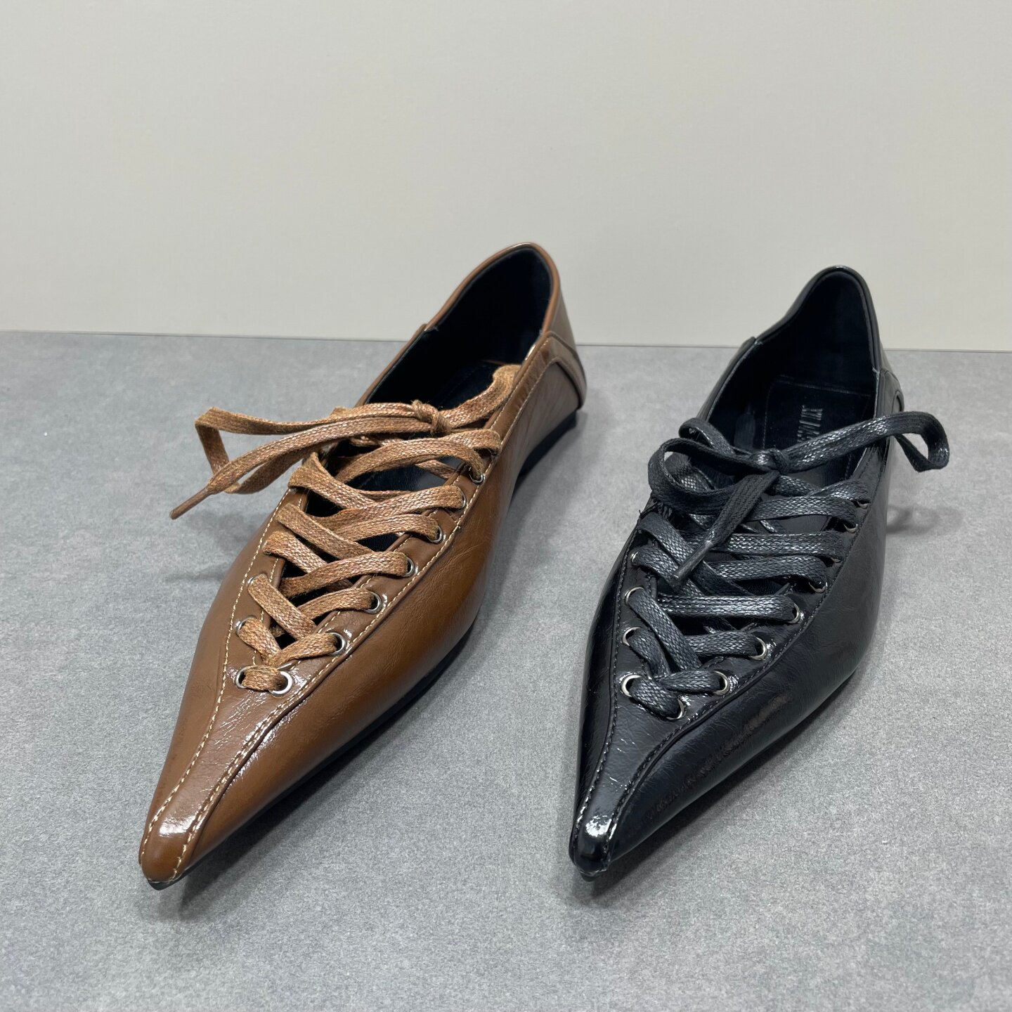 断码处理2026新款欧美风尖头交叉绑带平底鞋女时尚百搭舒适小单鞋