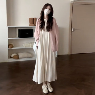 2025新款温柔慵懒风内搭背心连衣裙子早秋季粉色开衫搭配长裙套装