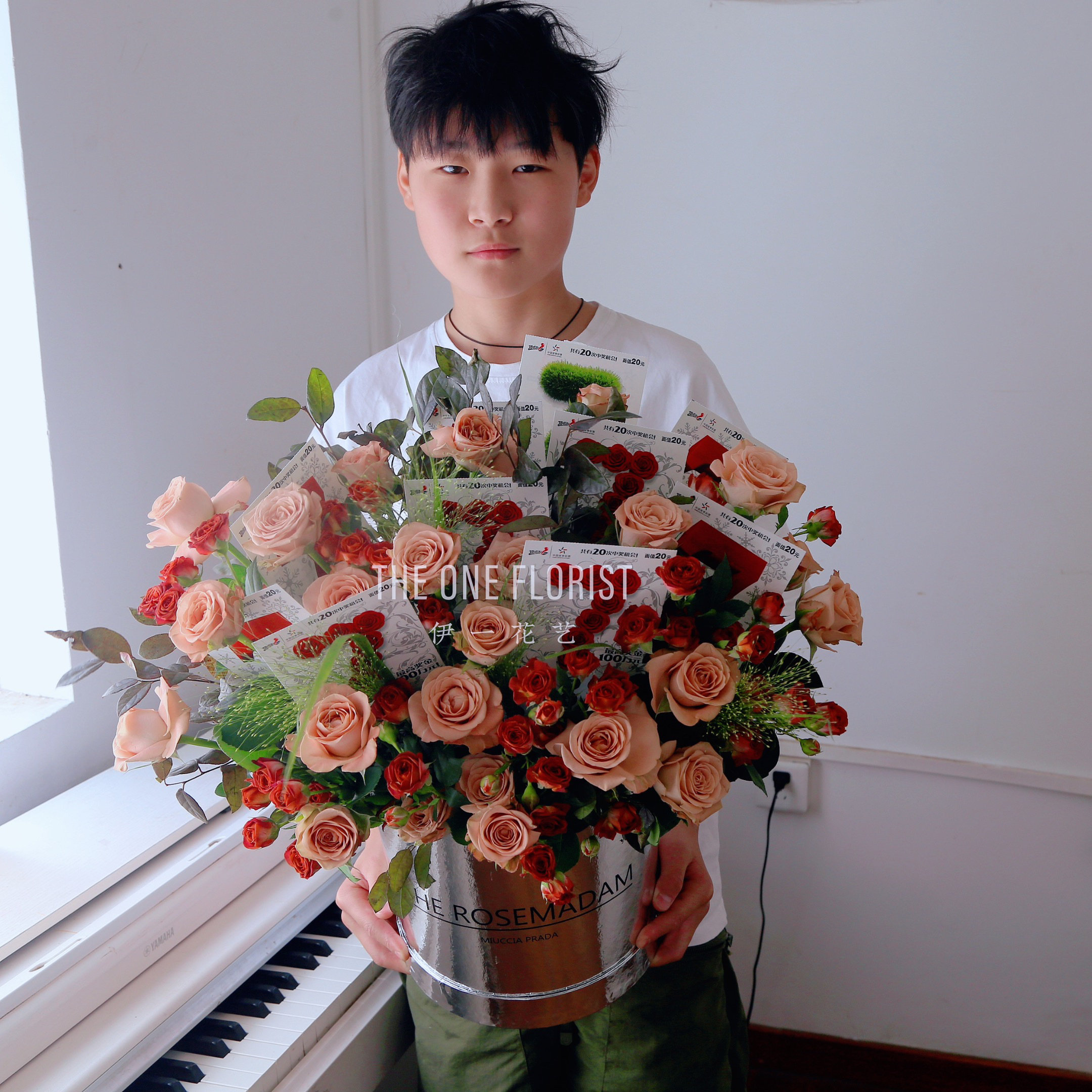 高端定制卡布奇诺玫瑰复古色鲜花抱抱桶大花束北京同城送货生日花