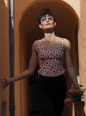 补货！美国代购红色小花后背交叉收腰下摆波浪纹背心meal tank