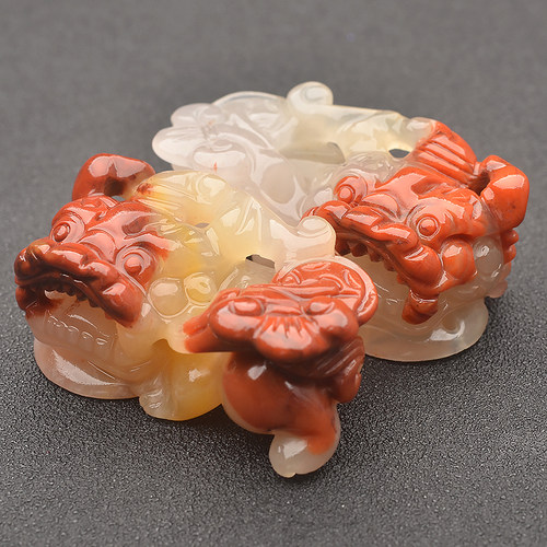 黄龙玉貔貅吊坠一对冰种霸王阴阳