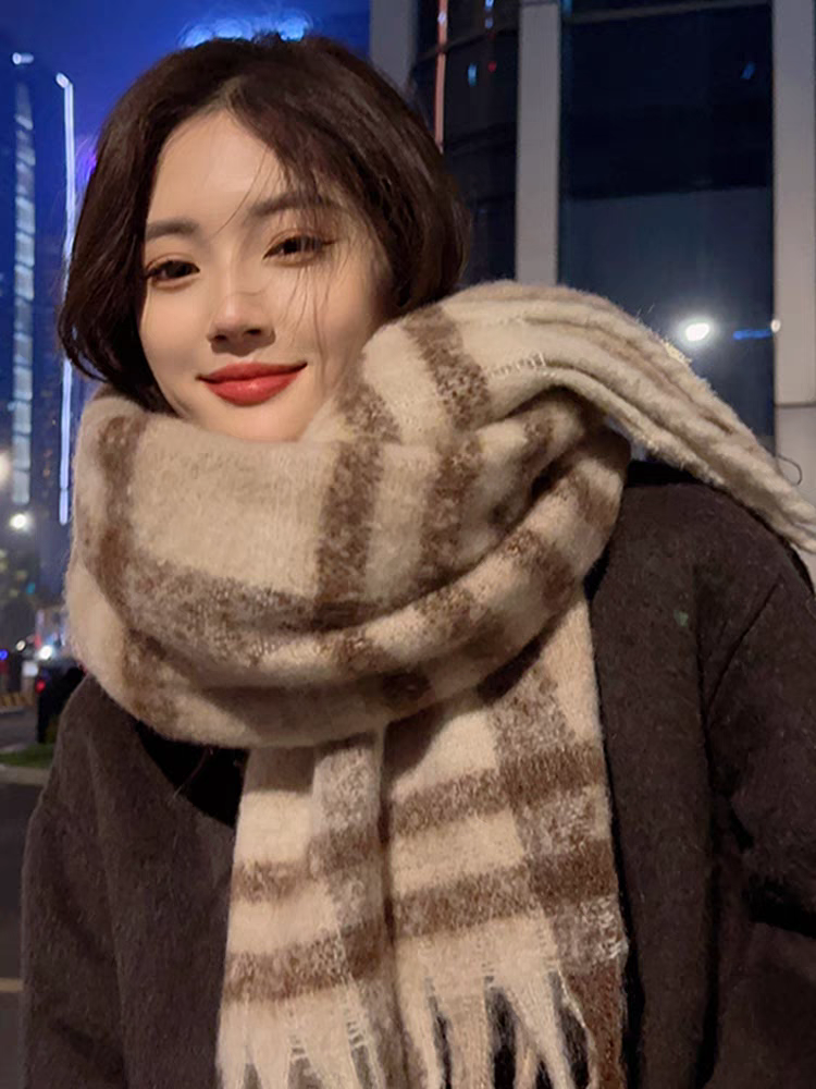 马海毛加厚格纹围巾女冬季韩系ins风复古流苏大披肩时尚情侣围脖