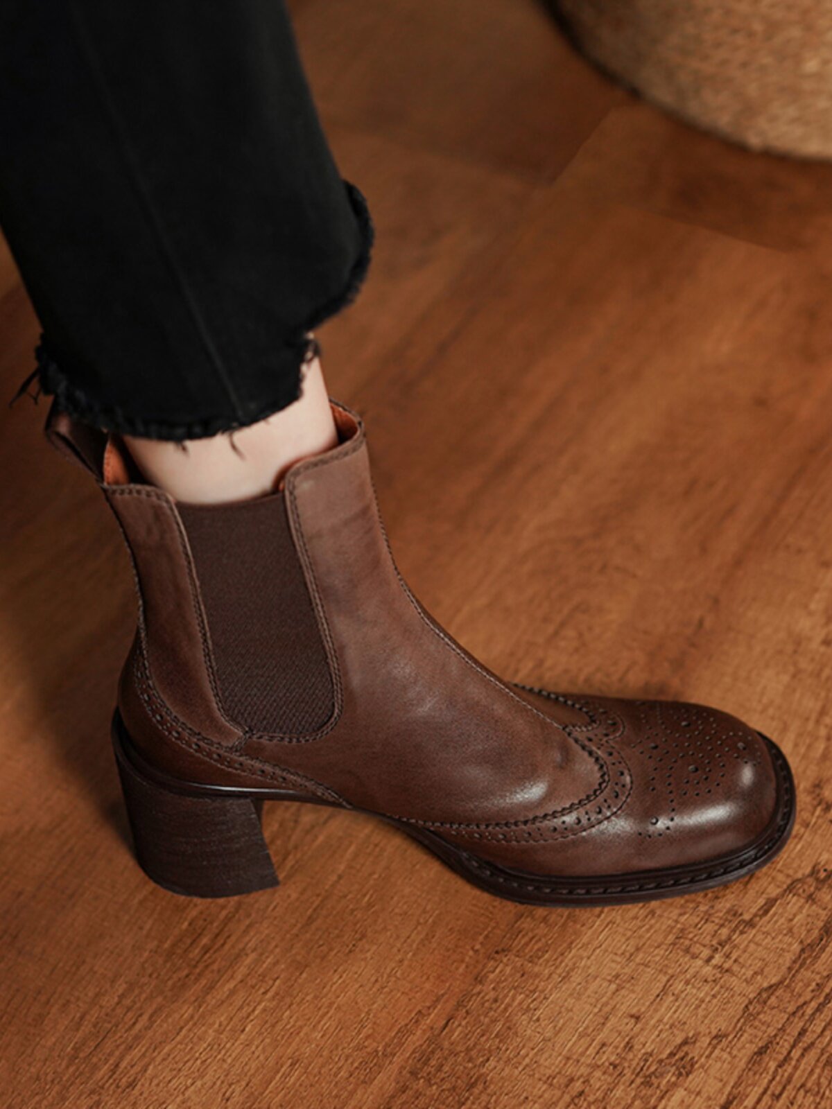 VINTAGE BROWN BRITISH-INSPIRED BROGUE-CARVED BOOTS WOMENS HIGH HEELS BLOCK HEELS TOP COWHIDE CHELSEA BOOTS CHIMNEY BOOTS