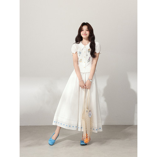 Even一雯【季节实况】韩系高智感立体刺绣收腰气质上衣半裙套装