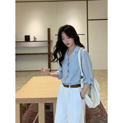 韩系高智感立体绣花条纹衬衫