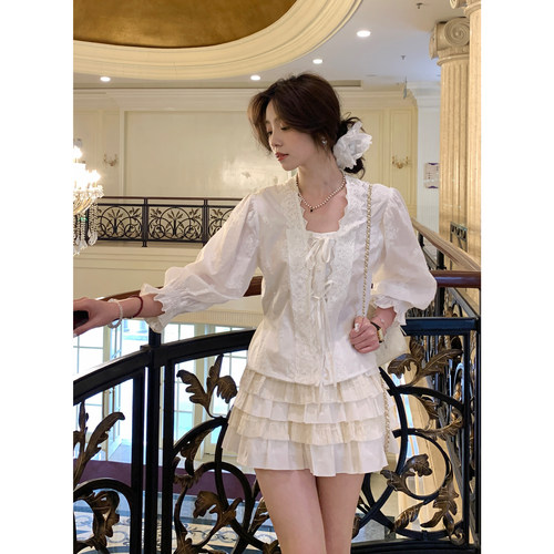 白色气质法式温柔修身上衣