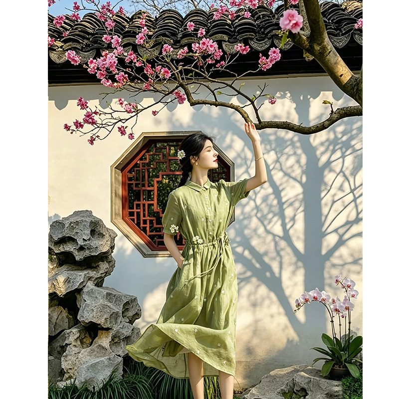 法国进口苎麻独特漂亮女2026新款森系绿色高级感棉麻连衣裙复古夏