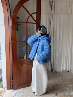 宽松龟背设计 帽子可卸掉 轻薄排骨短款羽绒服90绒