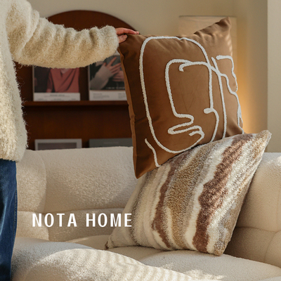 24年新款毛绒抱枕深色北欧风靠枕