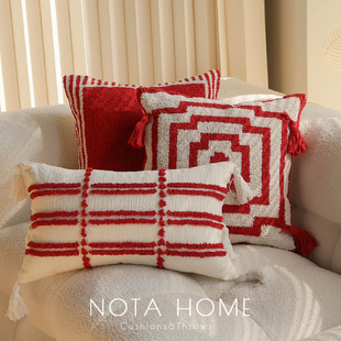 红色喜庆抱枕新年软装靠枕新家装饰新中式刺绣枕套簇绒高级感腰枕