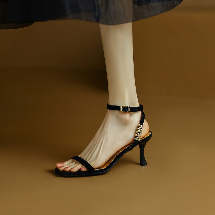真皮凉鞋女细跟中跟时装鞋夏季复古风脚环绑带牛皮方头女凉鞋