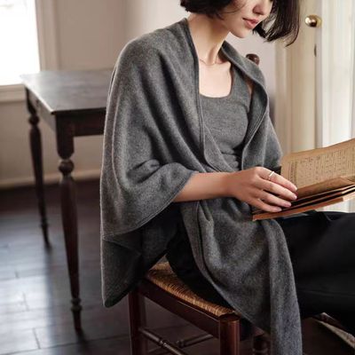 轻盈云朵感山羊绒披肩四季多功能大款三角巾保暖纯色羊绒围巾