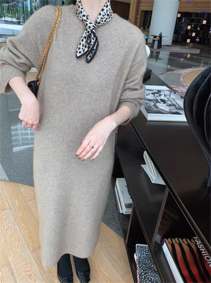 秋冬加厚山羊绒连衣裙加厚女超长款宽松圆领过膝衣针织长裙