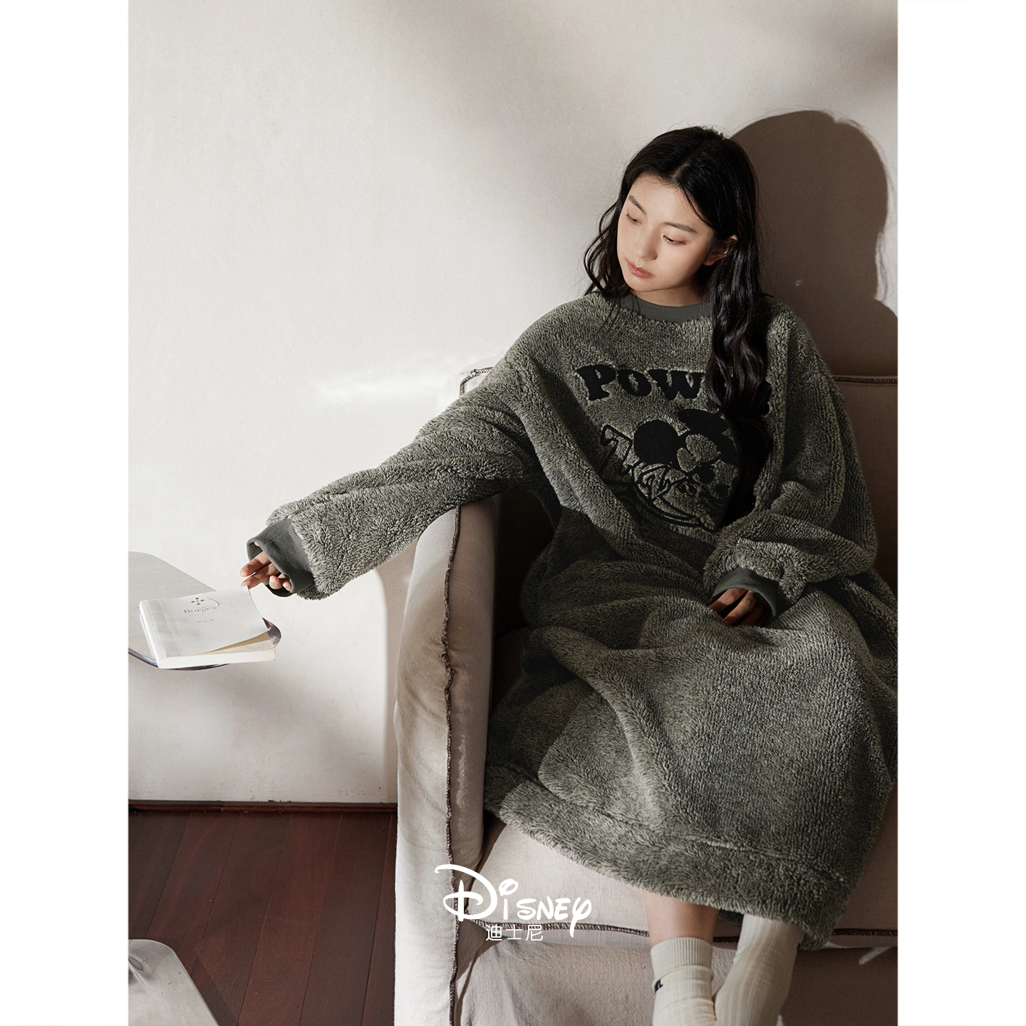 迪士尼女冬季加厚保暖珊瑚绒睡裙