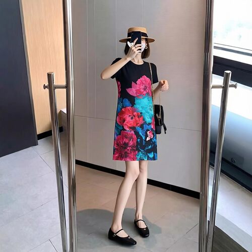 夏季印花缎面小黑连衣裙大码