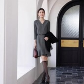 女装 长袖 千鸟格交叉v领荷叶边鱼尾西装 欧美职业大码 连衣裙秋冬款